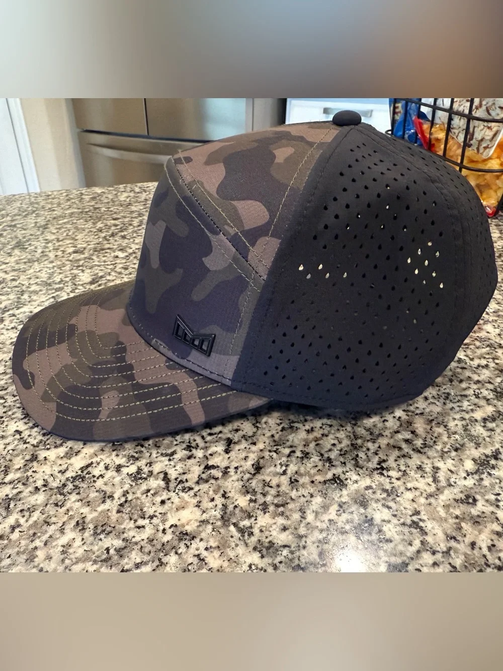 NWOT -Melin Trenches ICON SnapBack